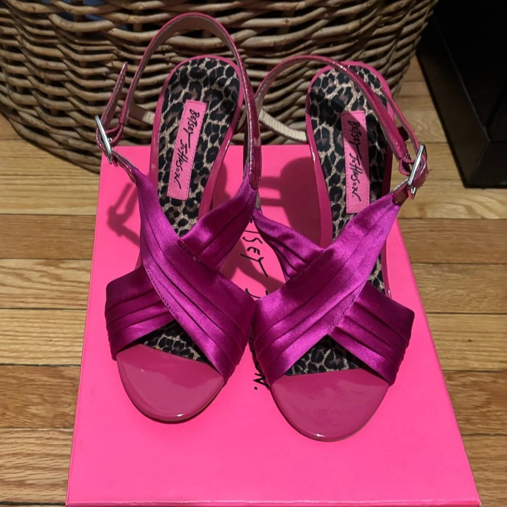 SEXY! Betsey Johnson Hot Pink Satin Crisscross Slingback Heels - Picture 2 of 5